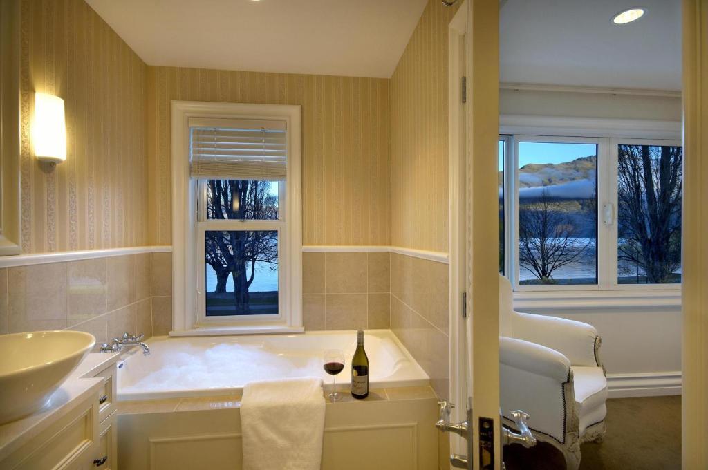 Esplanade Queenstown By Staysouth Extérieur photo